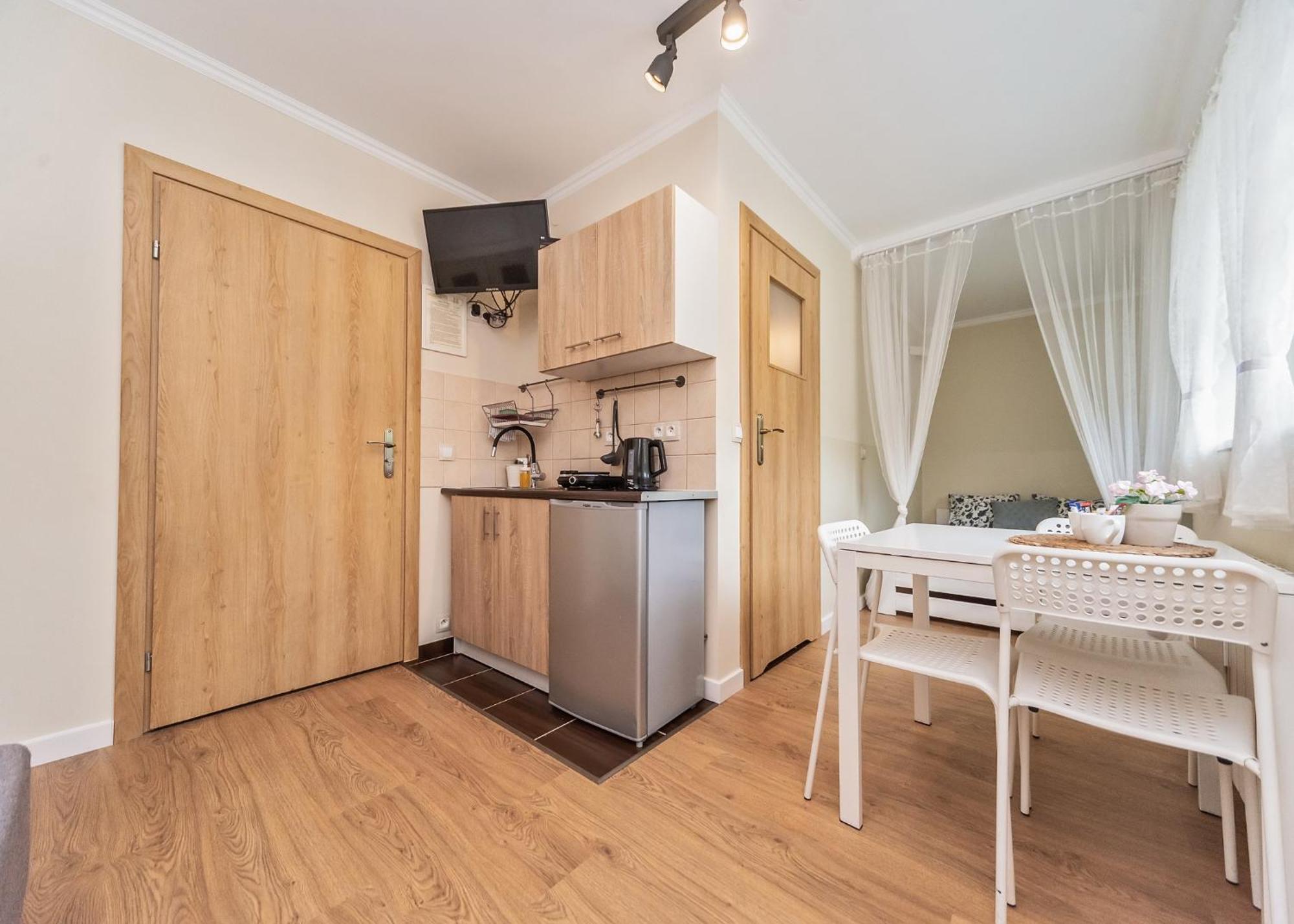 Willa Aleksandra - Apartamenty Мендзыбродзе-Живецке Экстерьер фото