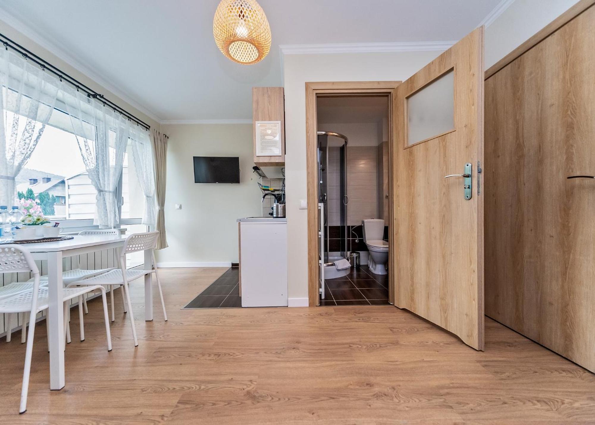 Willa Aleksandra - Apartamenty Мендзыбродзе-Живецке Экстерьер фото