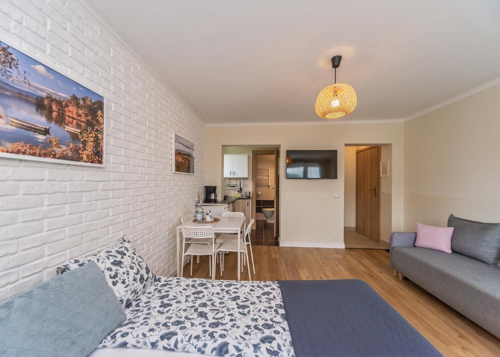 Willa Aleksandra - Apartamenty Мендзыбродзе-Живецке Экстерьер фото
