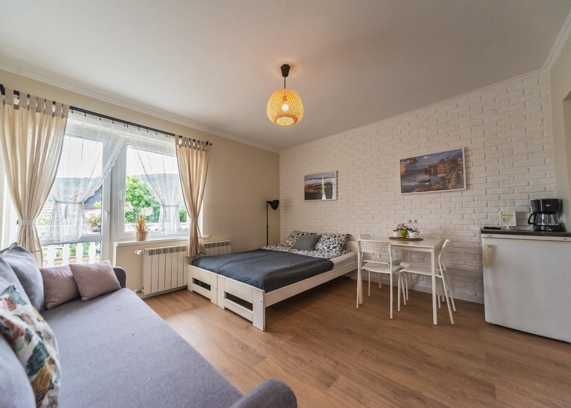 Willa Aleksandra - Apartamenty Мендзыбродзе-Живецке Экстерьер фото