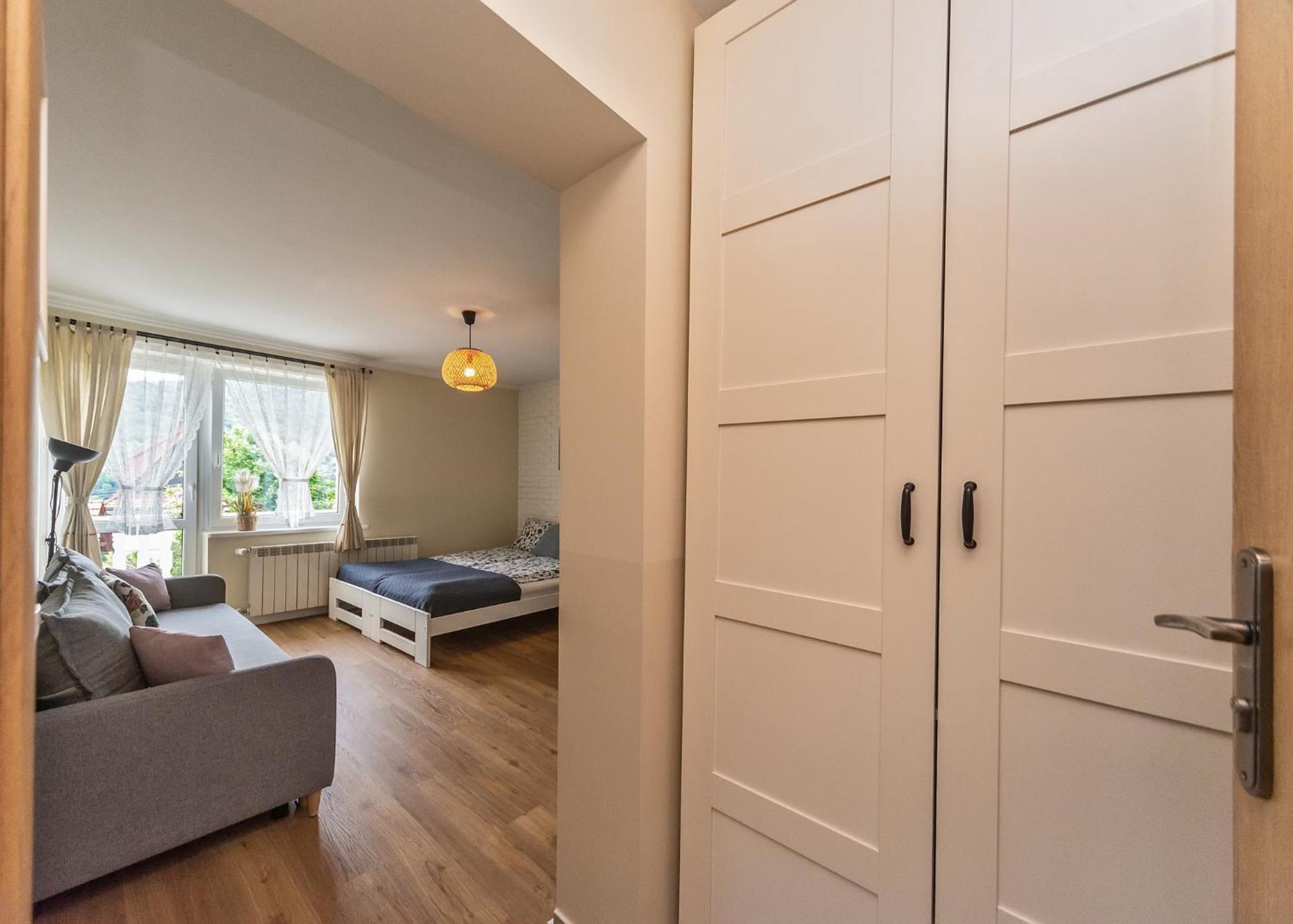 Willa Aleksandra - Apartamenty Мендзыбродзе-Живецке Экстерьер фото