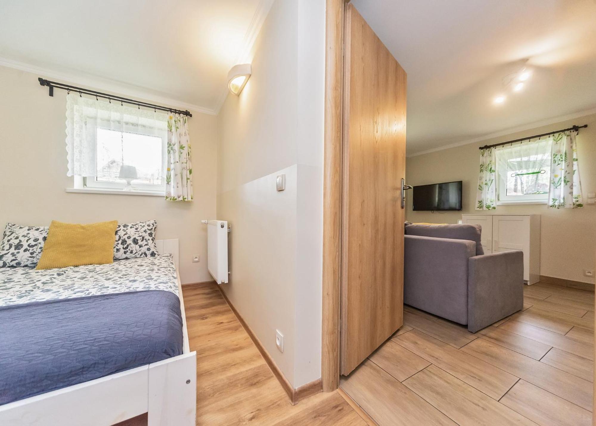 Willa Aleksandra - Apartamenty Мендзыбродзе-Живецке Экстерьер фото